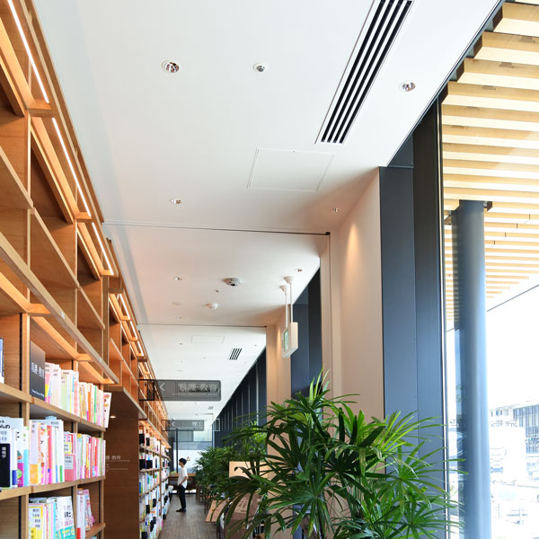 書店内の外調機吹き出し口