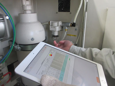 エアーフィルタドレン抜き